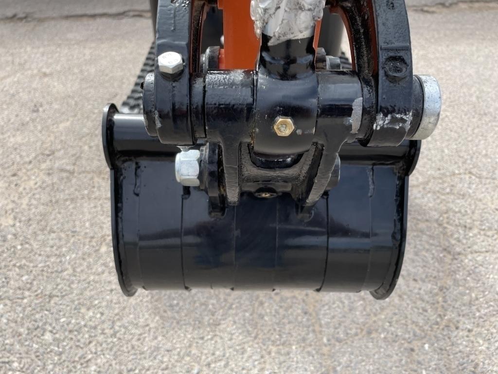 UNUSED 2023 AGT 13.5HP Gas Mini-Excavator QH12