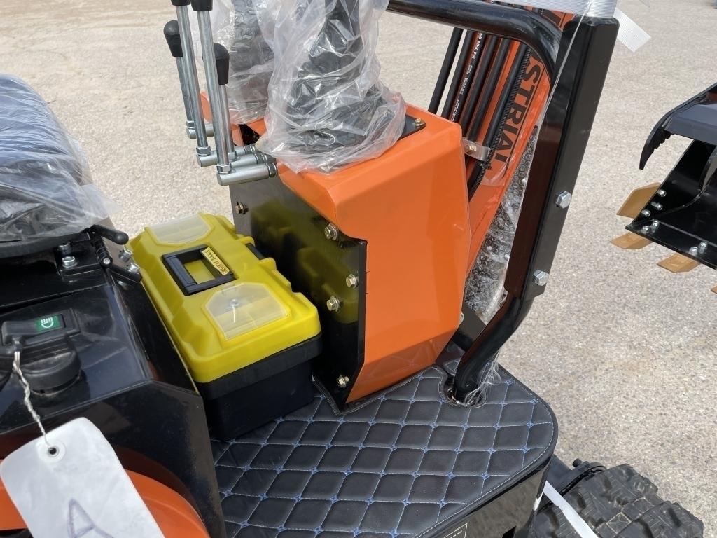 UNUSED 2023 AGT 13.5HP Gas Mini-Excavator QH12