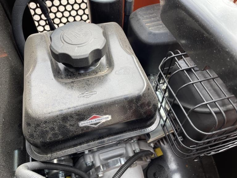 UNUSED 2023 AGT 13.5HP Gas Mini-Excavator QH12