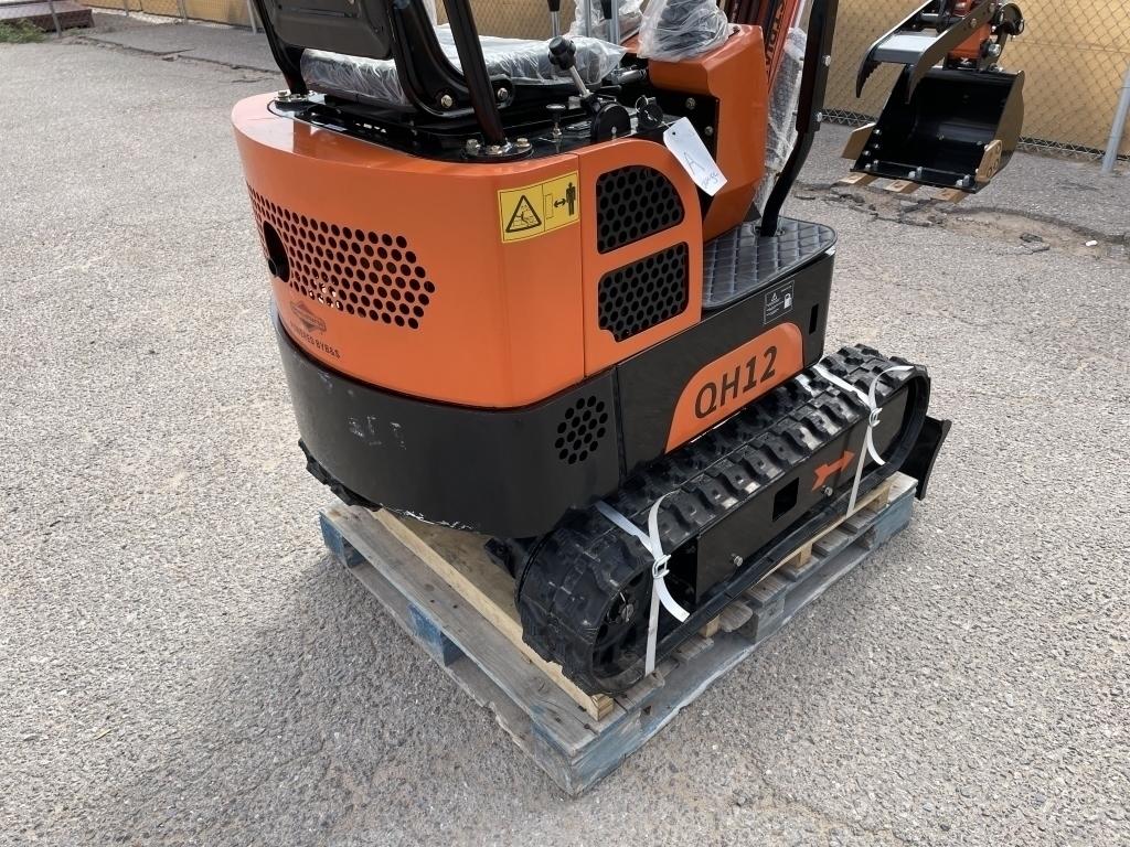 UNUSED 2023 AGT 13.5HP Gas Mini-Excavator QH12