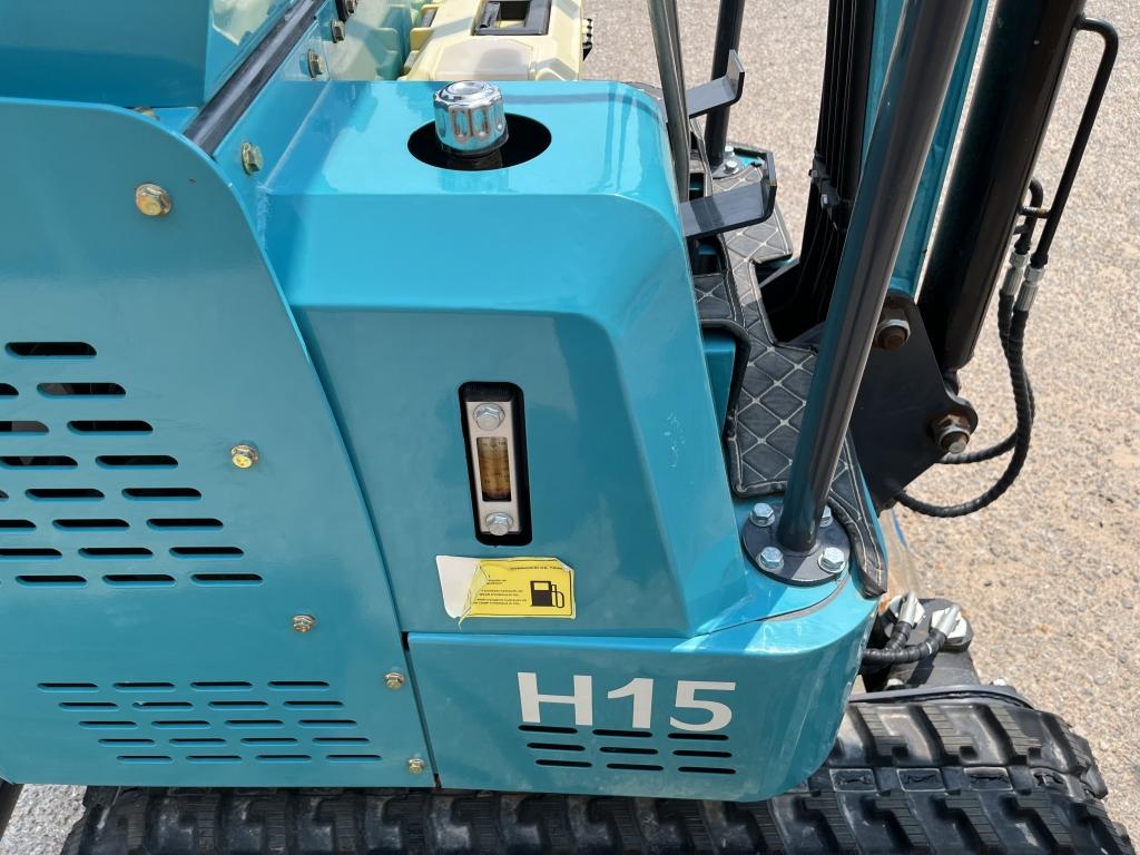 UNUSED 2023 AGT 15HP Gas Mini-Excavator H15