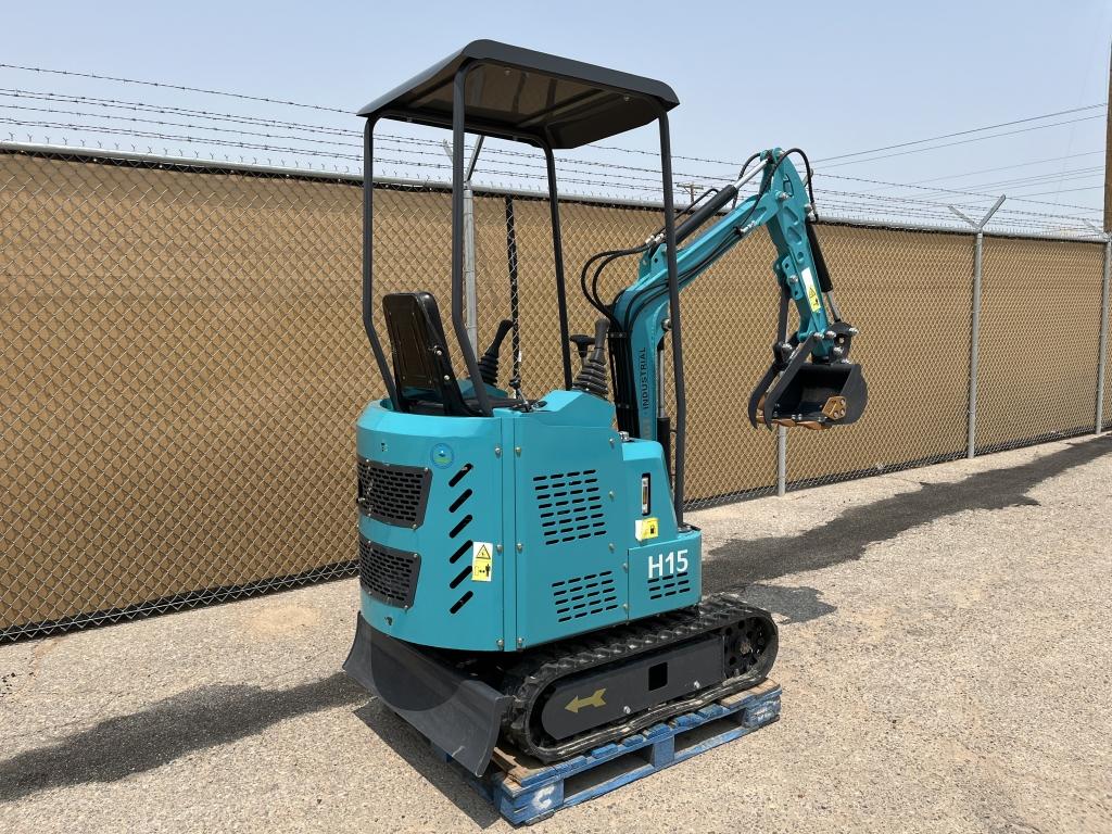 UNUSED 2023 AGT 15HP Gas Mini-Excavator H15