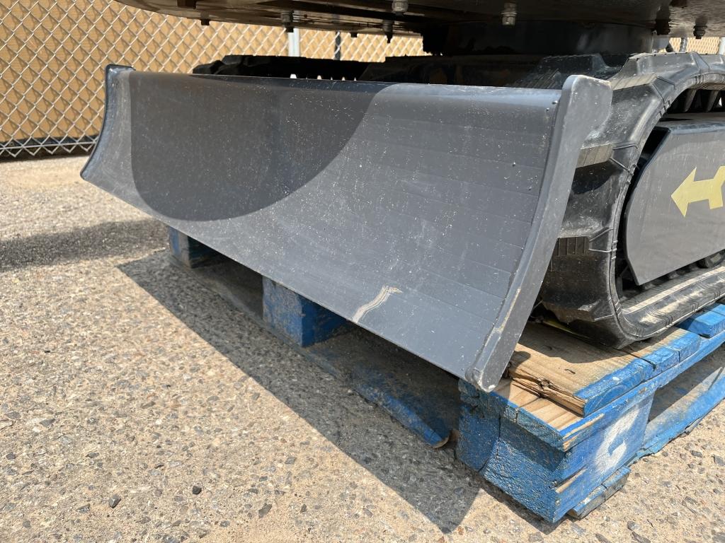 UNUSED 2023 AGT 15HP Gas Mini-Excavator H15