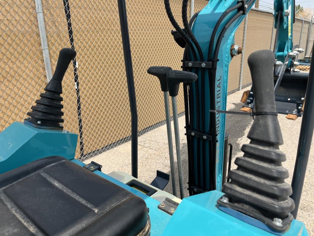 UNUSED 2023 AGT 15HP Gas Mini-Excavator H15