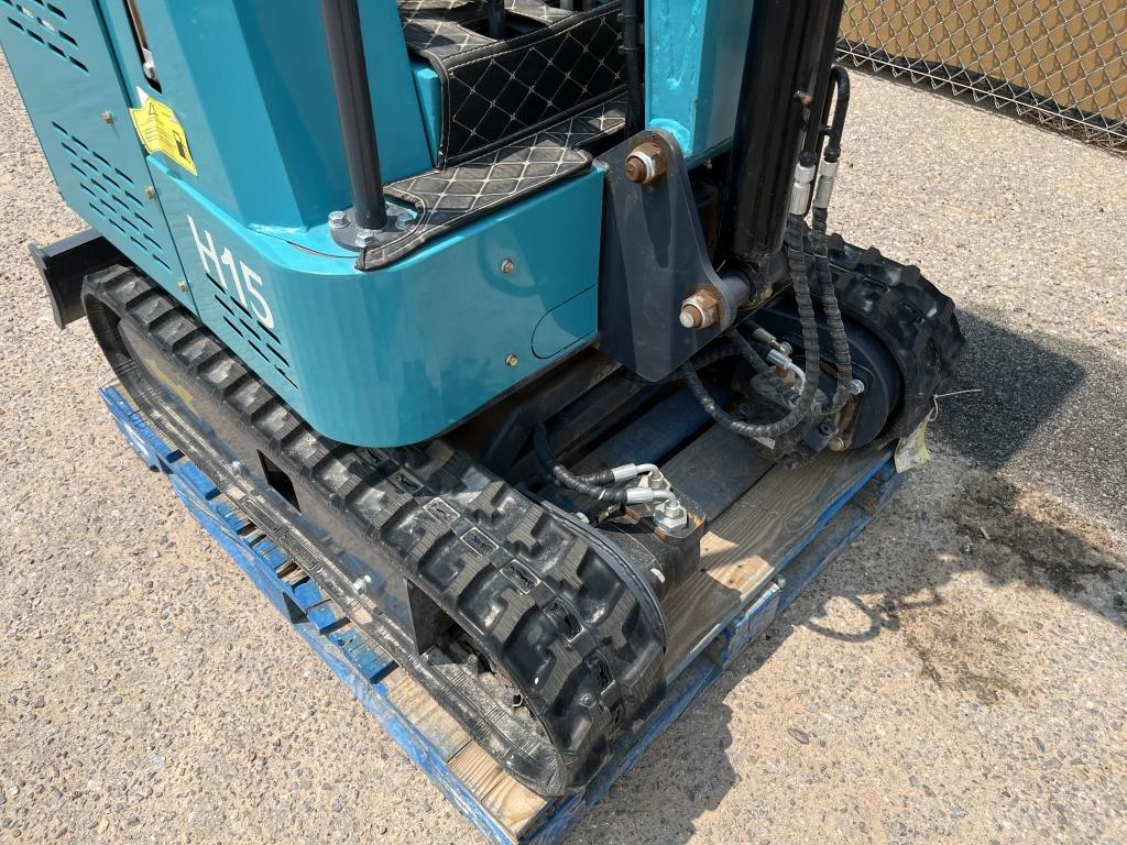 UNUSED 2023 AGT 15HP Gas Mini-Excavator H15