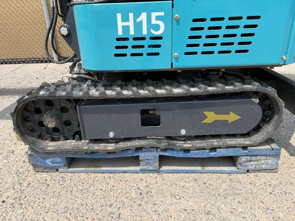 UNUSED 2023 AGT 15HP Gas Mini-Excavator H15