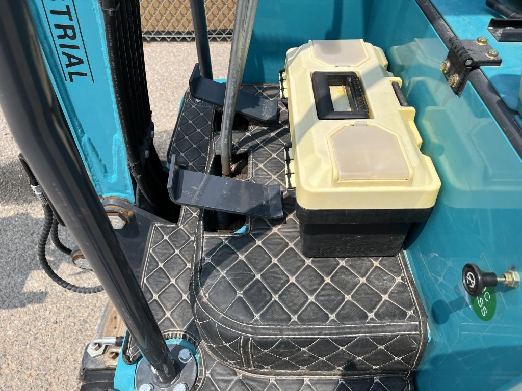 UNUSED 2023 AGT 15HP Gas Mini-Excavator H15
