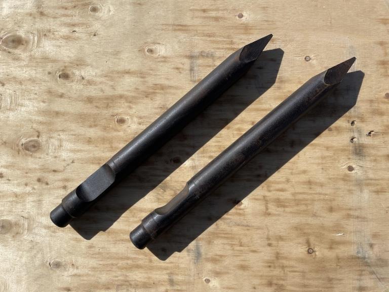 UNUSED Mini-Excavator Hydraulic Breaker w/ 2 Bits
