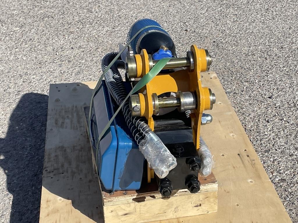 UNUSED Mini-Excavator Hydraulic Breaker w/ 2 Bits