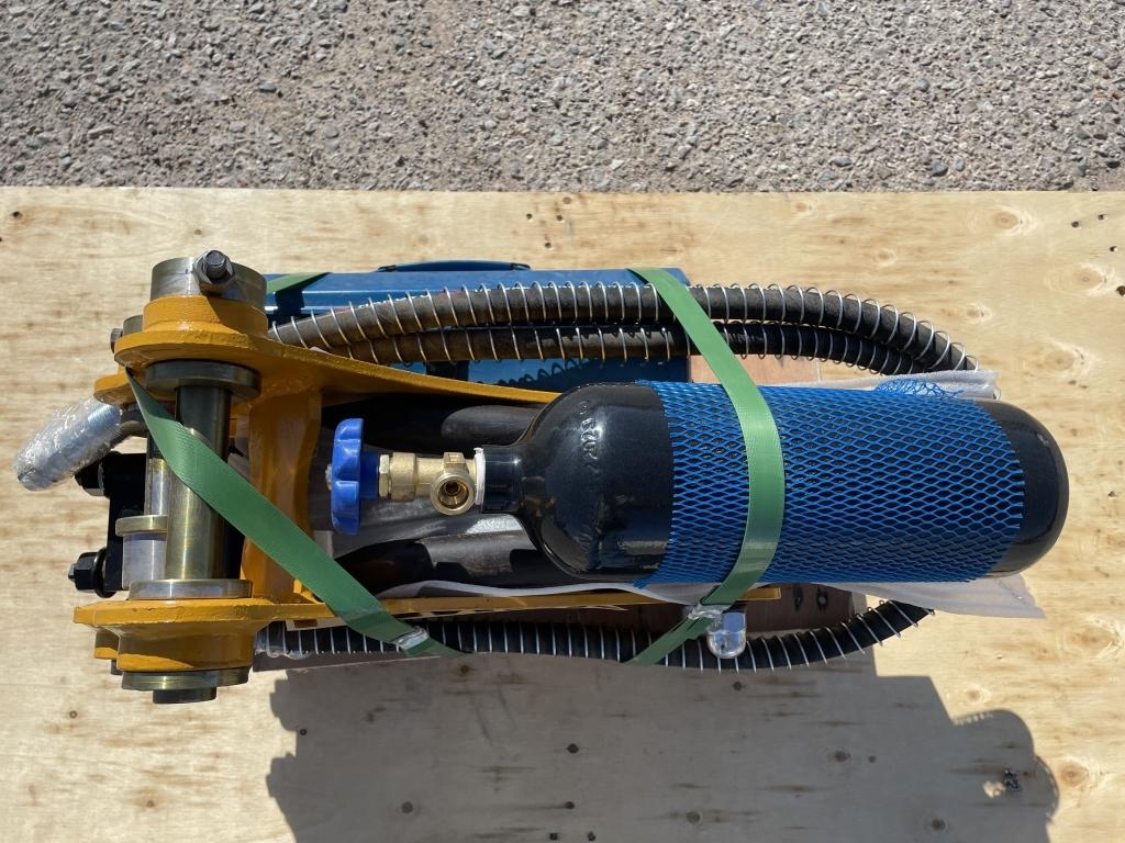 UNUSED Mini-Excavator Hydraulic Breaker w/ 2 Bits