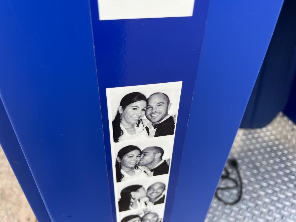 Face Place Commercial Photo Booth -DBP1-BW