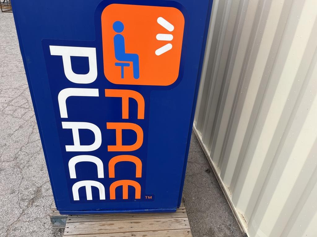 Face Place Commercial Photo Booth -DBP1-BW