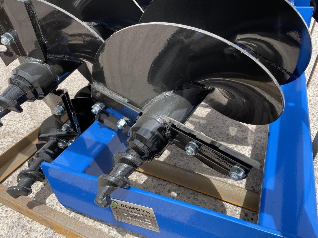 UNUSED Hydraulic Skid-Steer Blue Auger w/ 3 Bits