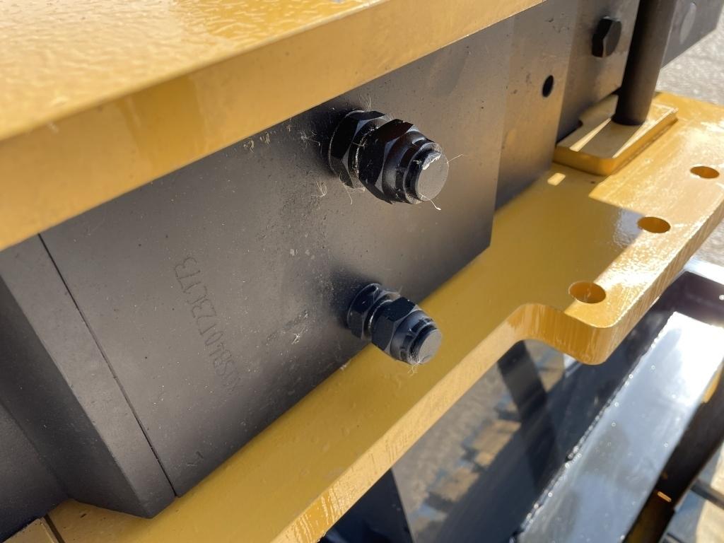 UNUSED AGT 680 Hydraulic Drop Post Hammer
