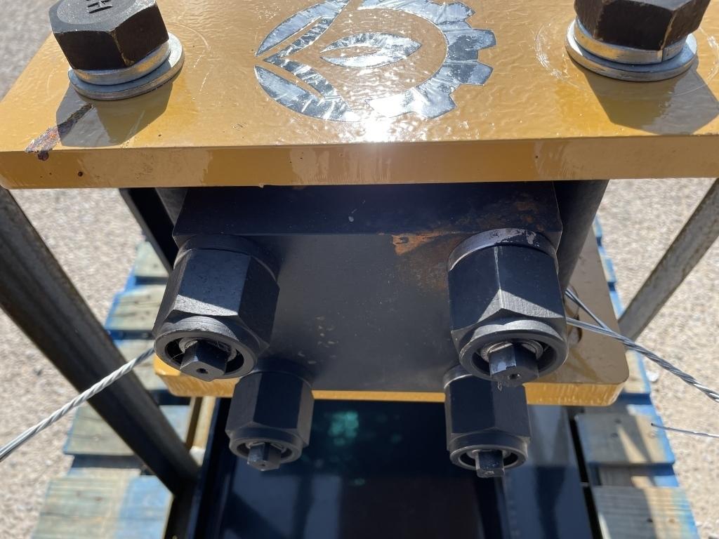UNUSED AGT 680 Hydraulic Drop Post Hammer