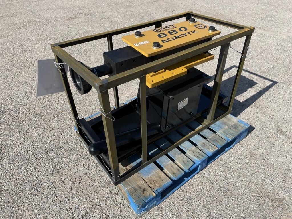 UNUSED AGT 680 Hydraulic Drop Post Hammer