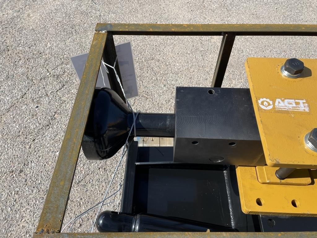 UNUSED AGT 680 Hydraulic Drop Post Hammer