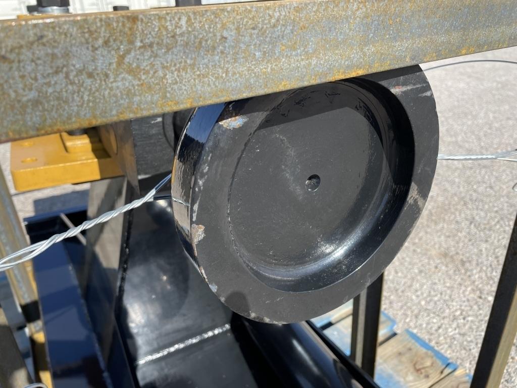 UNUSED AGT 680 Hydraulic Drop Post Hammer