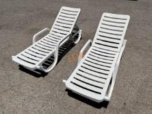 (2) Outdoor Patio Hard Plastic Lounge Chairs