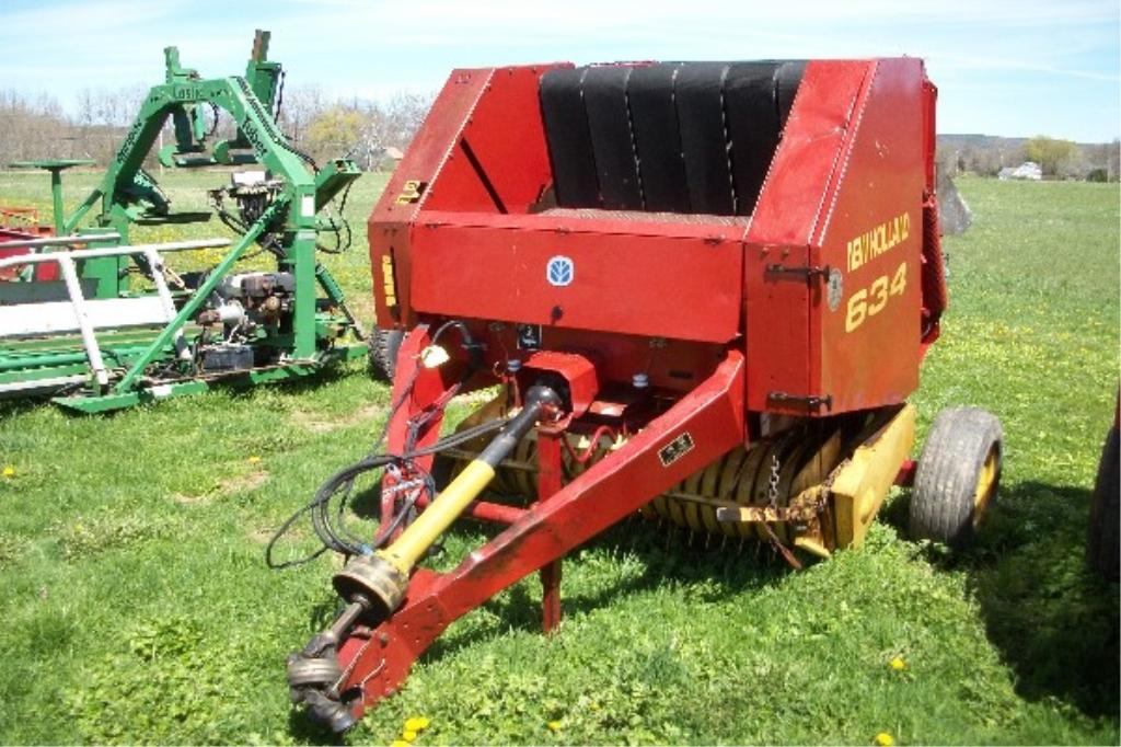 NH 634 Round Baler