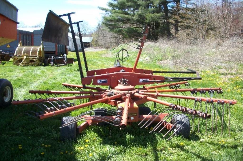 Pequea HR1140 Rotary Rake