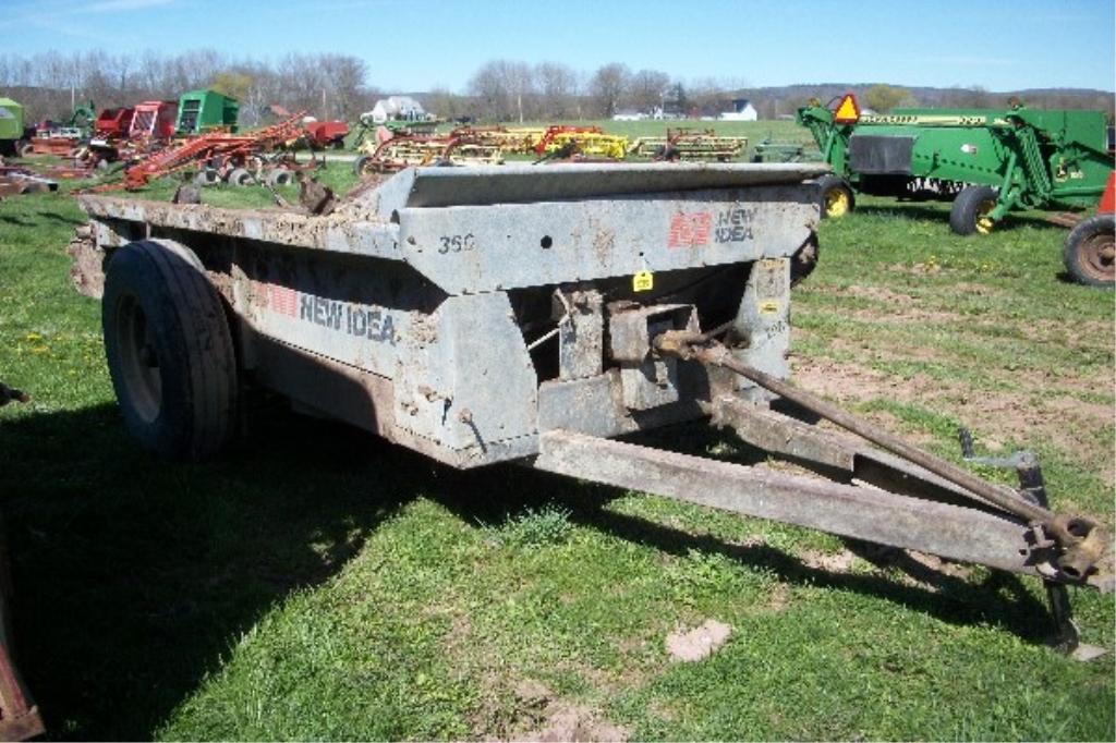 New Idea 360 Manure Spreader