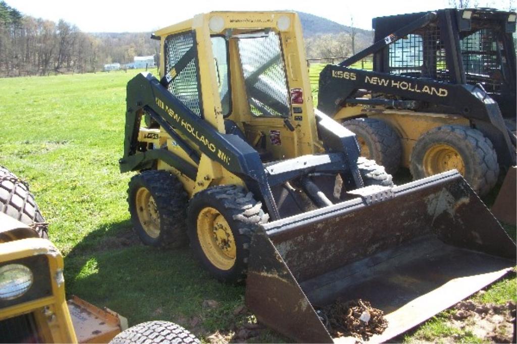 NH L454 Skid Steer