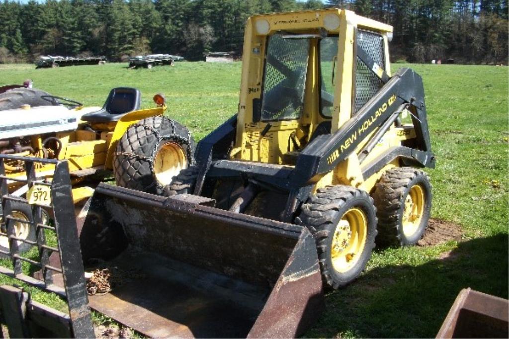 NH L454 Skid Steer