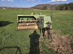 John Deere 336 Baler