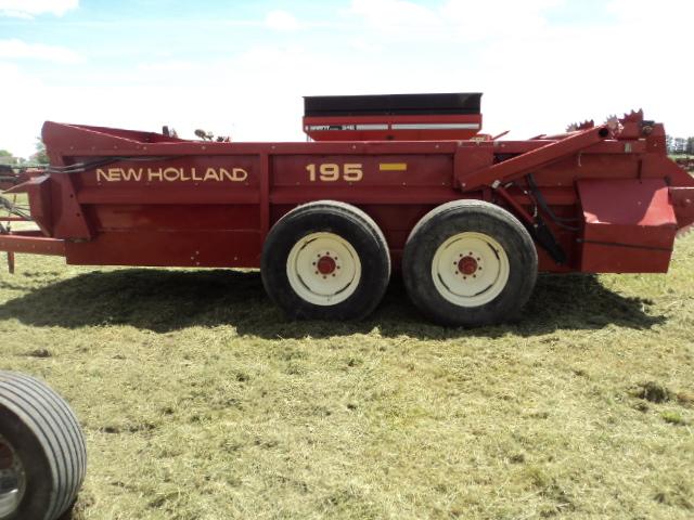 NH 195 manure spreader