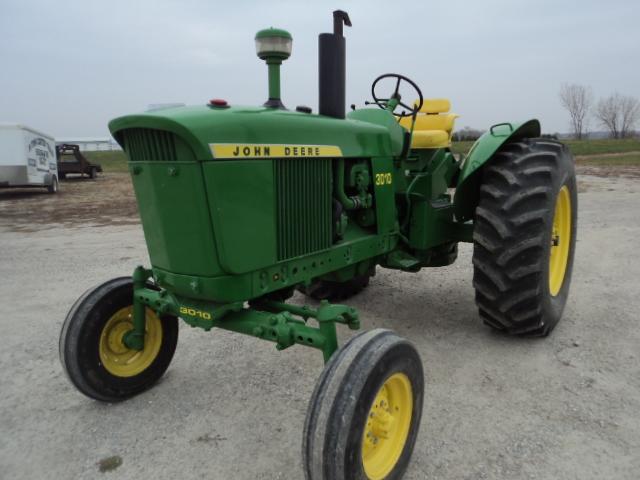1962 JD 3010 Gas, wide front tractor