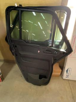 PAIR OF CANAM DOORS WITH POWER WINDOWS --- FULL BRB MY22