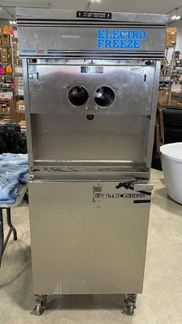 ELECTRO FREEZE ICE CREAM MAKER --- USED