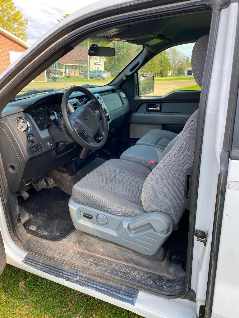 2014 FORD F150 TWO-WHEEL DRIVE WITH 211,000 KM