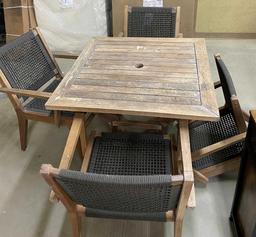 36 x 36 INCH PATIO TABLE WITH 4 CHAIRS