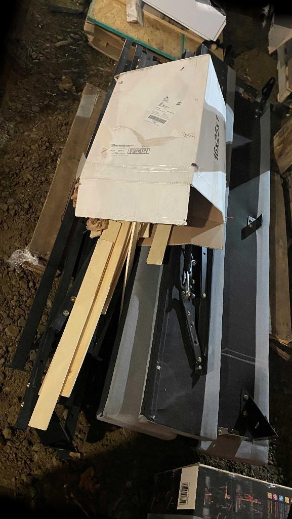 PALLET LOT OF BED PARTS