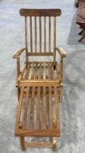 FOLDING WOODEN PATIO LOUNGE CHAIR