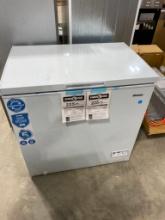 33 IN X 32-1/2 IN X 21-1/2 IN DANBY DEEP FREEZER