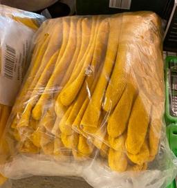 12 PAIRS OF GLOVES