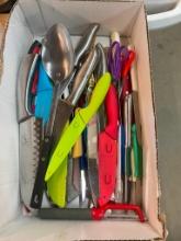 BOX OF KITCHEN UTENSILES, MOSTLY KNIFES