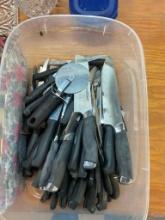 BOX OF KITCHEN UTENSILES, MOSTLY KNIFES