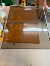 BOX OF APPROX 8 39 IN X 30 IN PLASTIC WINDOWS