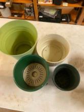 PLANTER POTS