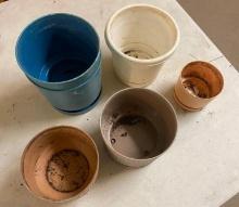 PLANTER POTS