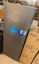 HISENSE FRIDGE/FREEZER 57 IN X 21-1/2 IN X 22 IN