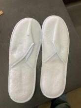 5 PAIRS OF XL SLIPPERS