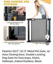 PET GATE WITH AUTO CLOSING DOOR