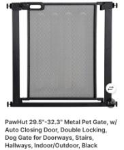 PET GATE WITH AUTO CLOSING DOOR