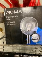 OUTDOOR WALL LIGHT
