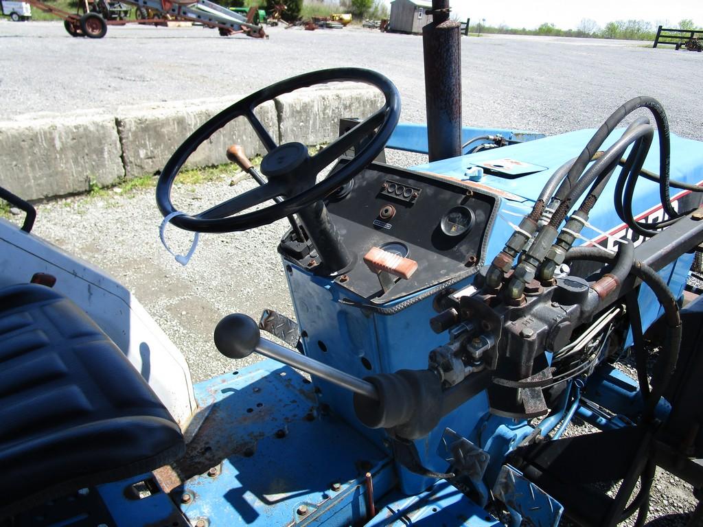 FORD 3415 W/ LOADER